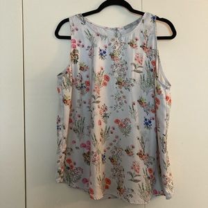 Dalia / Size: XL / white / floral / sleeveless